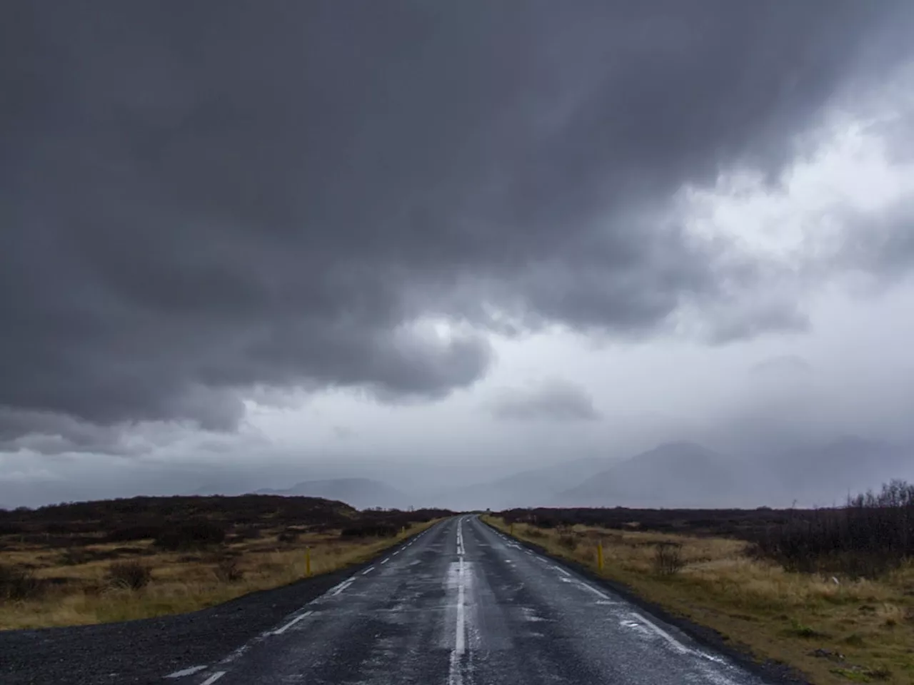 Maharashtra Weather News : पुढील 24 तासांत पाऊस हुलकावणी देणार की दिलासा? हवामान विभागानं स्पष्टच सांगितलं