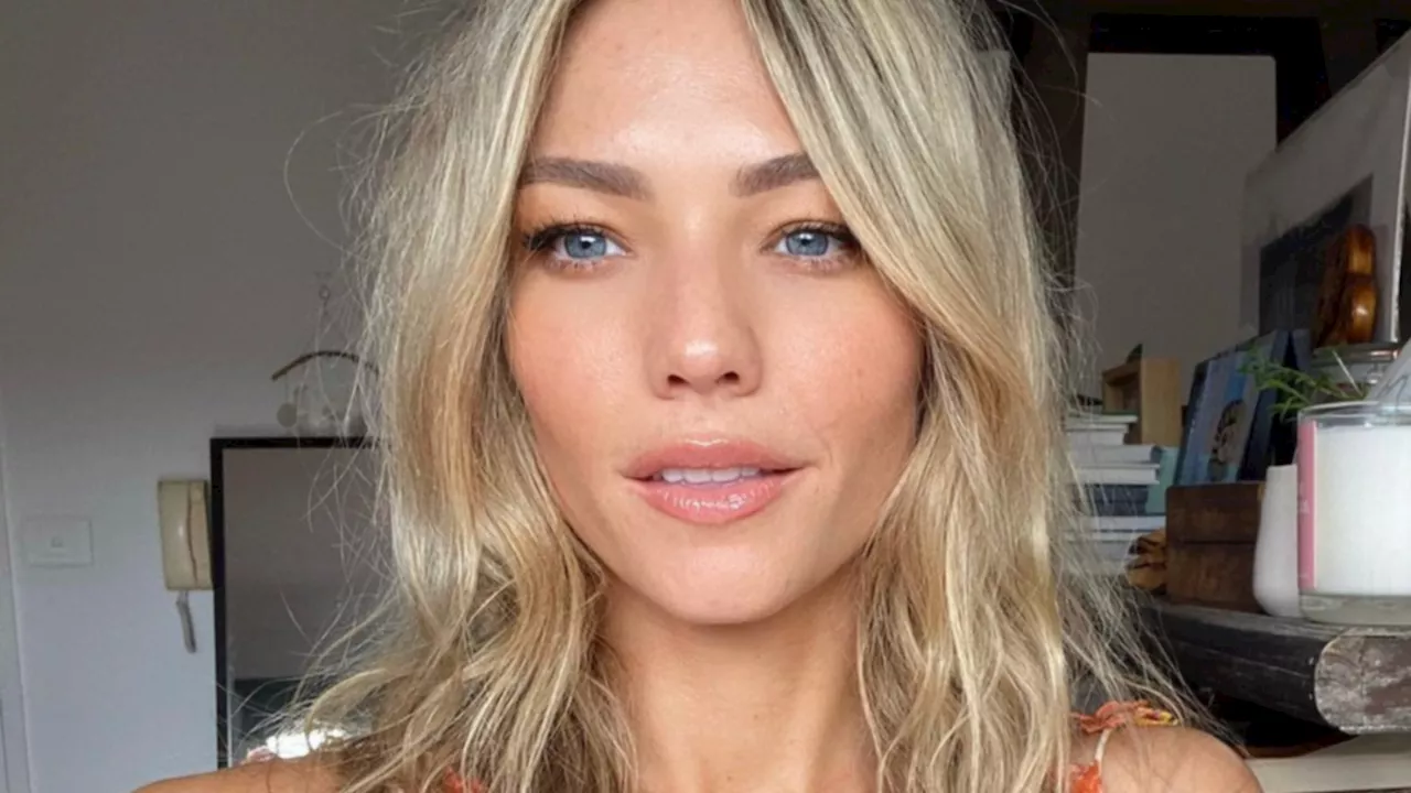 Former Home and Away star Sam Frost debuts surprising new look