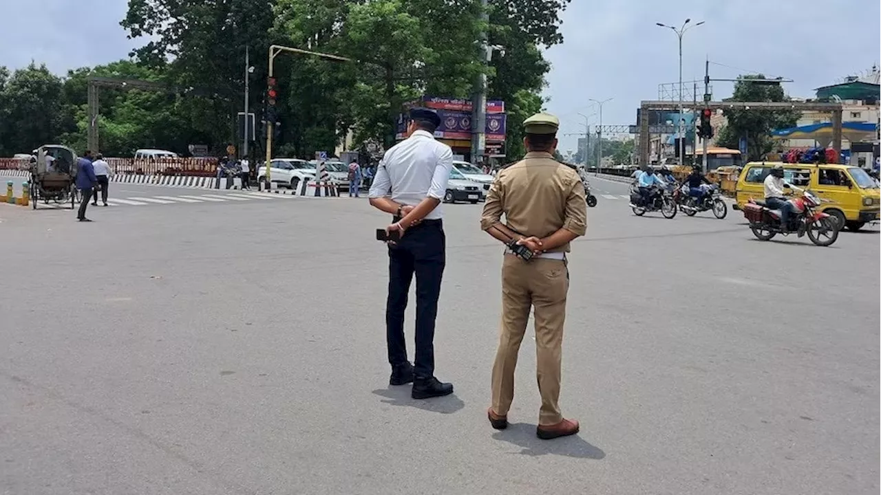 लखनऊ के कामता तिराहे पर चालान का डर दिखा करते थे वसूली, वीडियो सामने के बाद कमिश्नर ने 4 ट्रैफिक पुलिसकर्मियों को किया सस्पेंड