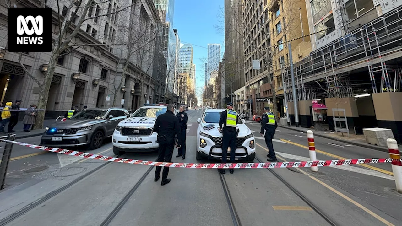 Man arrested, bomb squad called after incident at Collins Street in Melbourne's CBD