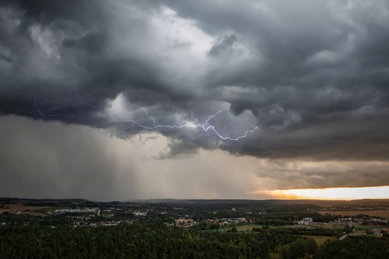 Encore des orages violents ce mercredi : Météo France place une soixantaine de départements en vigilance jaune