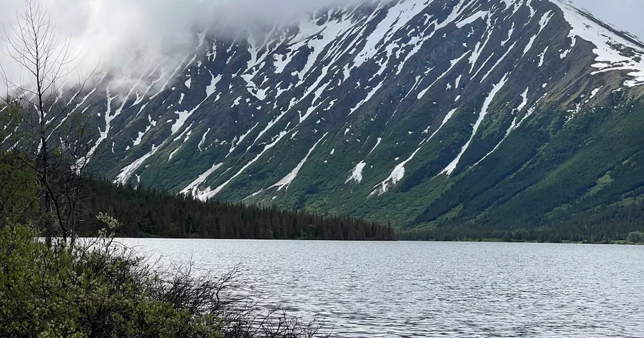 2 dead in plane crash on Kenai Peninsula lake