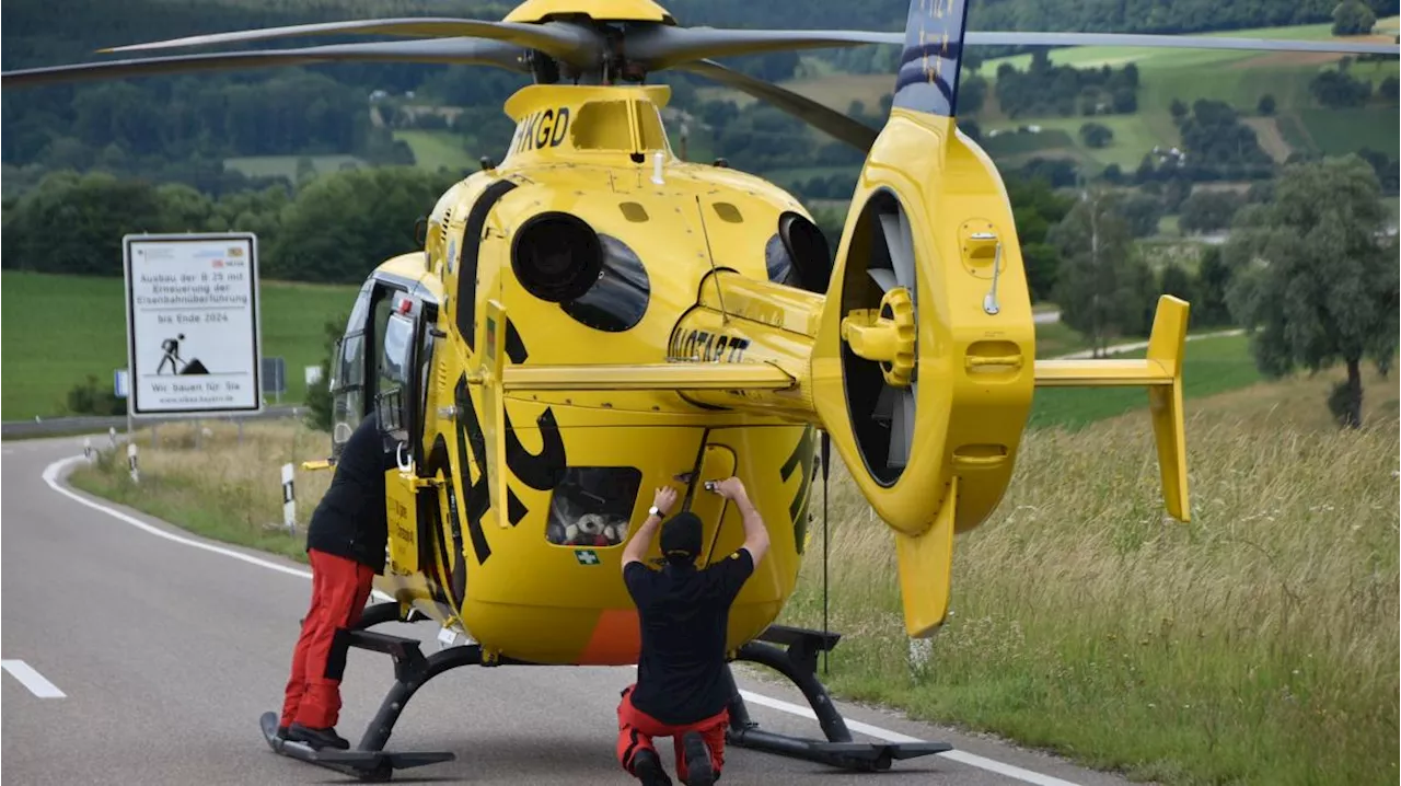 Rettungshubschrauber im Einsatz: Auto überschlägt sich in Königsbrunn