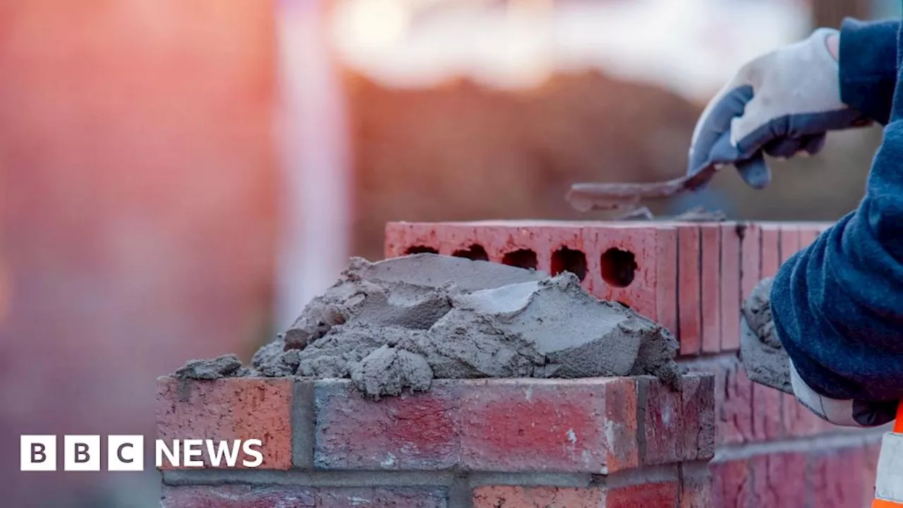 Nottinghamshire rogue builder who left holes in homes jailed