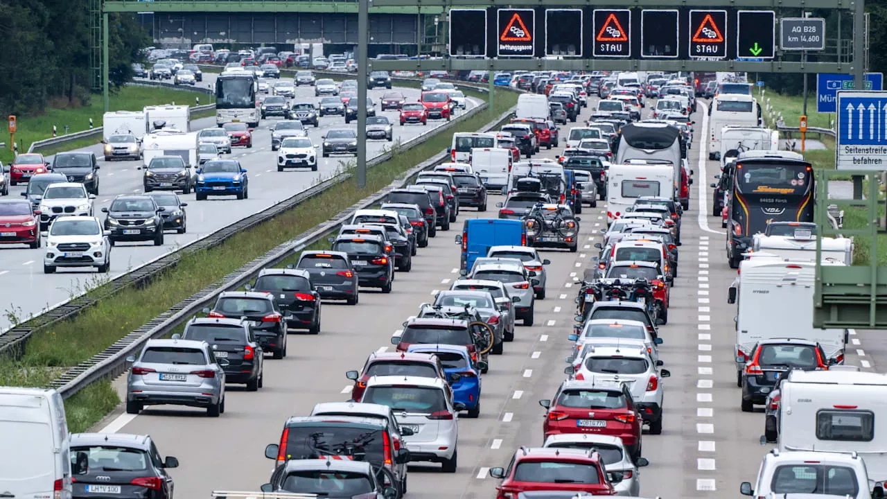 Stau-Vorschau des ADAC: Dichter Verkehr zum Sommer-Ferienbeginn