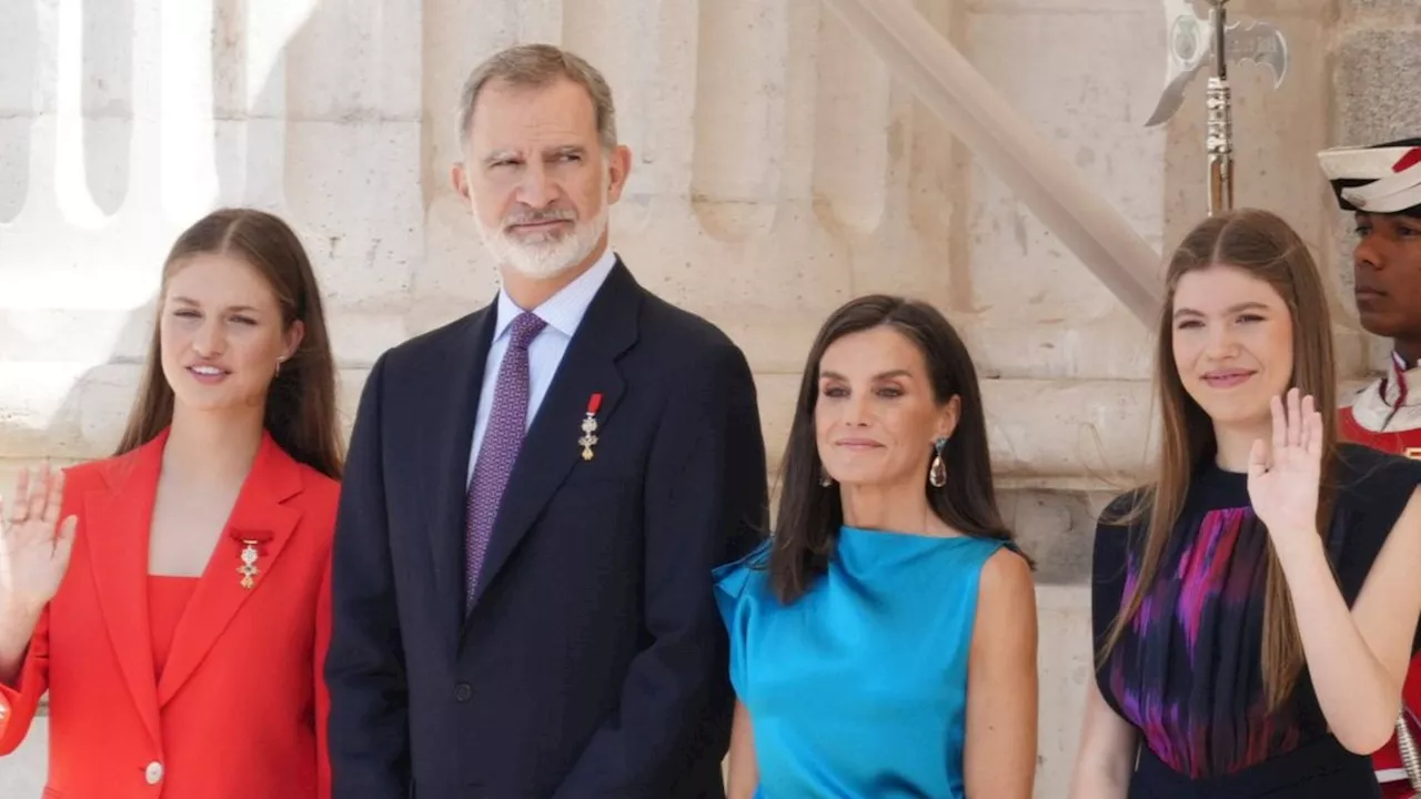 Thronjubiläum in Spanien: Felipe, Letizia, Leonor und Sofia grüßen vom Balkon