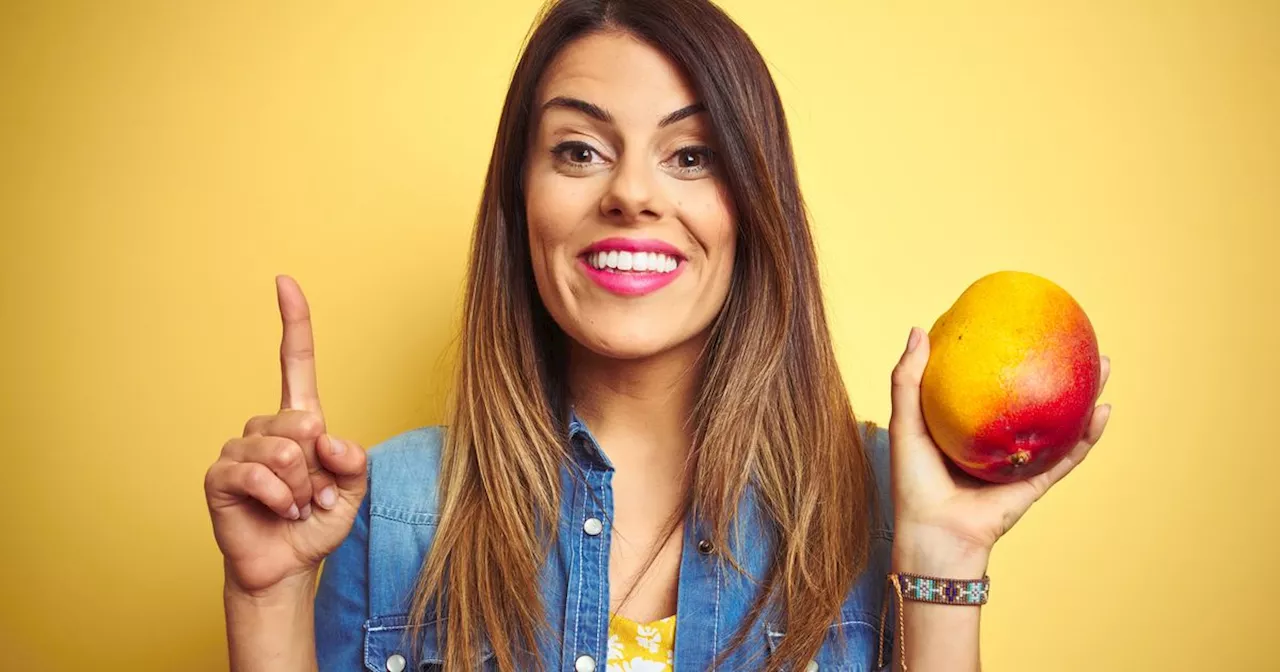 Genialer Trick: So einfach schälst du eine Mango in wenigen Sekunden