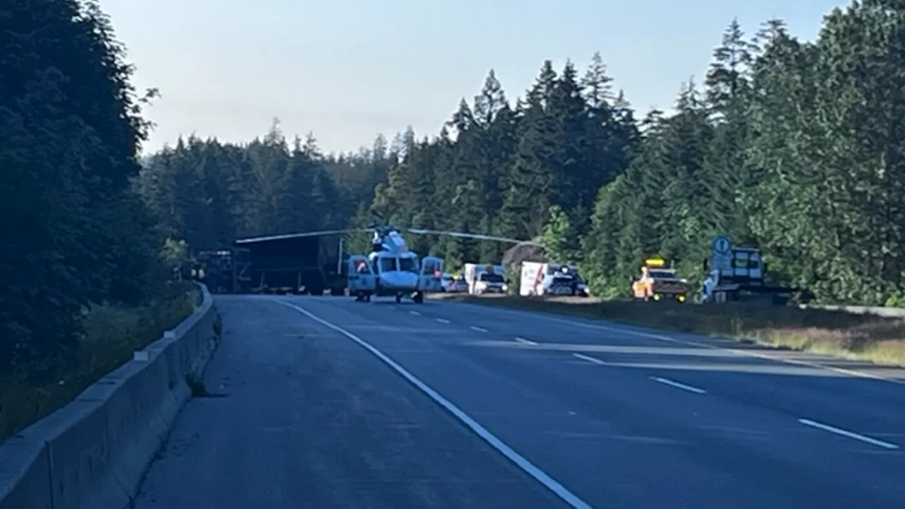 2 taken to hospital, 1 airlifted, after serious crash closes Nanaimo highway