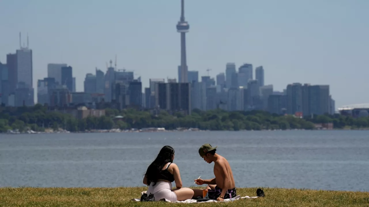 Air quality statement terminated in Toronto as region sees scorching temperatures, muggy conditions