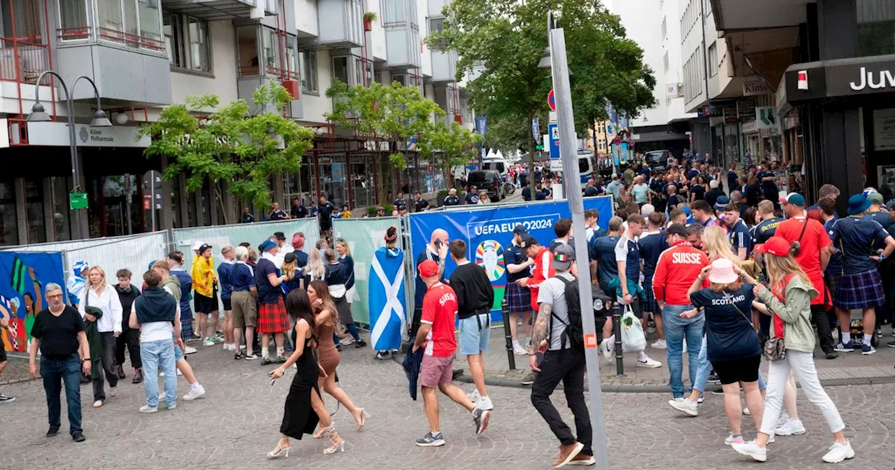 Cologne's biggest square cordoned off over fears of overcrowding