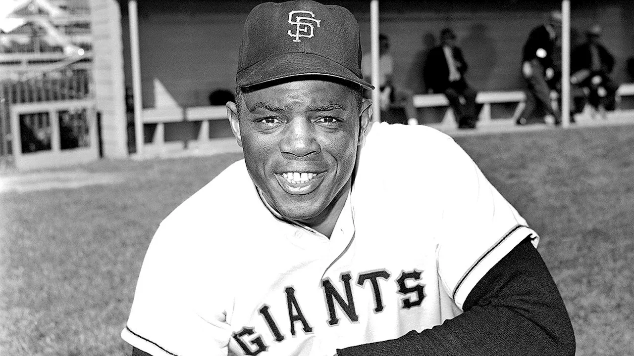 Sports world pays tribute to Hall of Famer Willie Mays