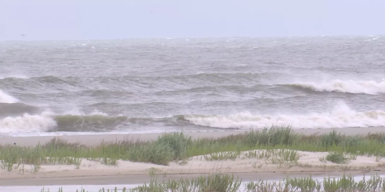 Tropical Storm Alberto impacts conditions on Dauphin Island