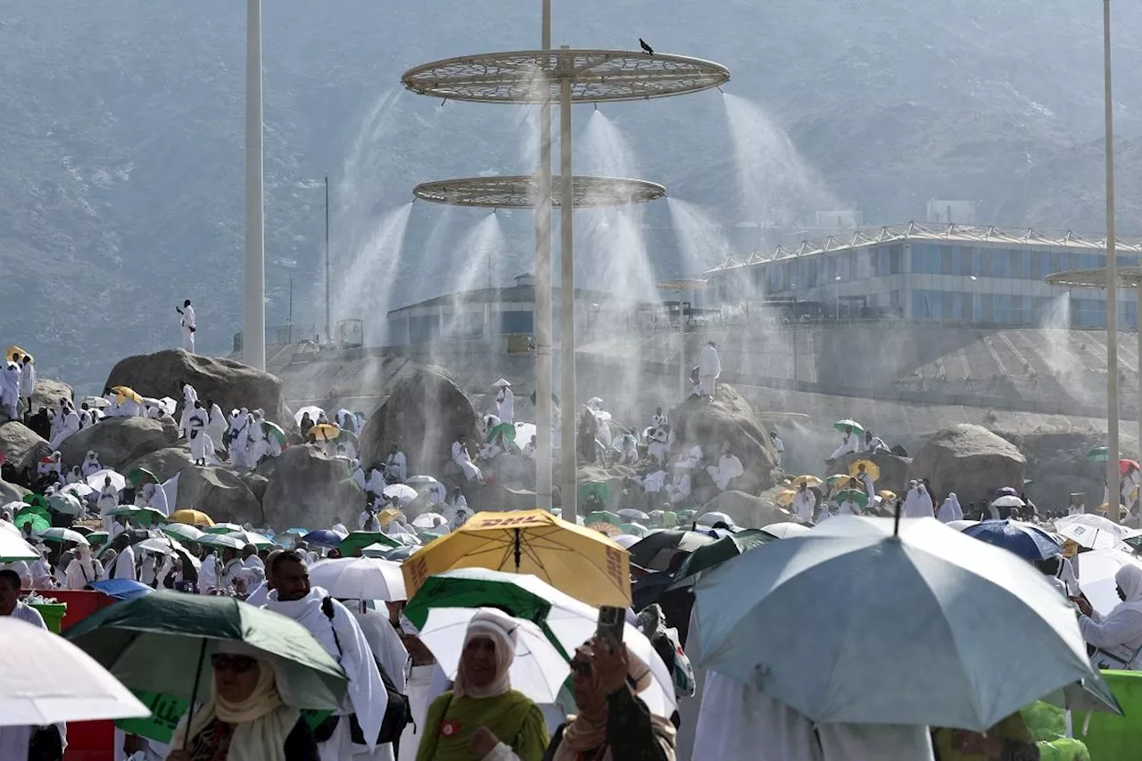 Loved ones search for missing as hajj death toll passes 900