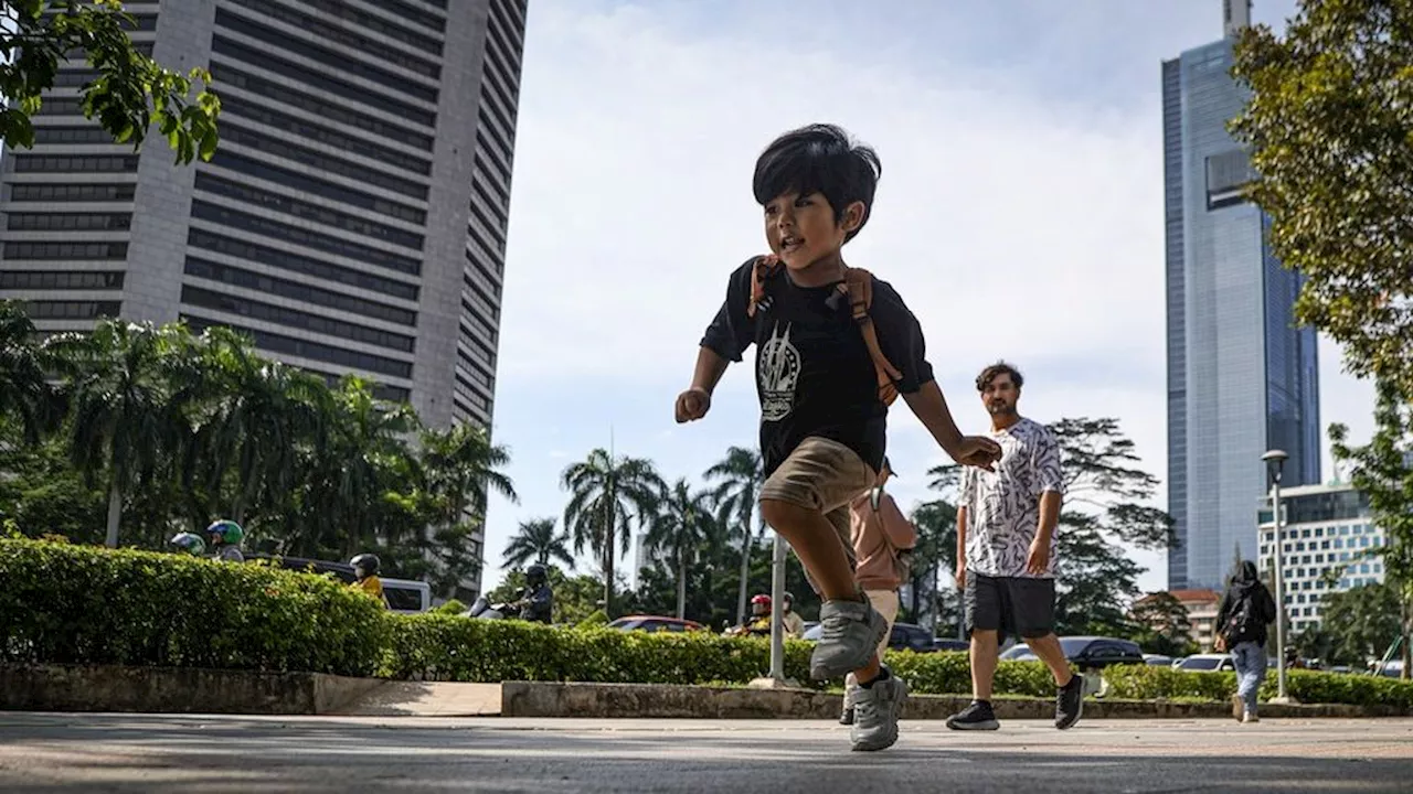 Jalan Bertrotoar Sangat Sedikit, Jakarta Butuh Rencana Induk Fasilitas Pejalan Kaki