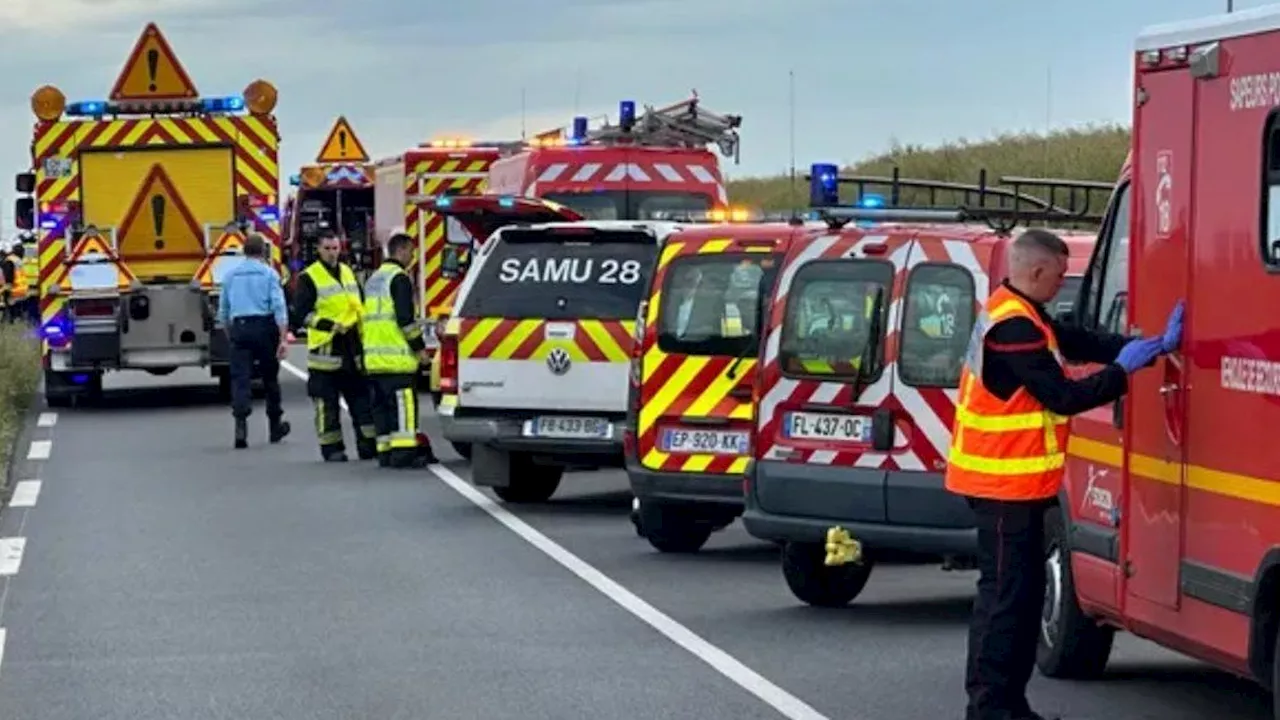 Fünf Jugendliche verbrennen hilflos in Auto-Wrack