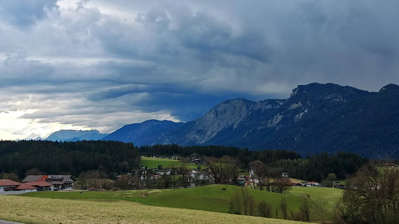 Kräftiges Hagel-Gewitter nimmt Kurs auf Österreich