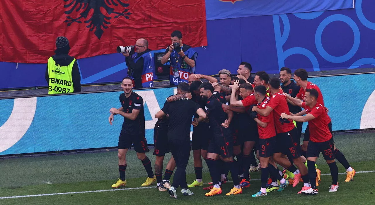 Albania, festa nel recupero: 2-2 con la Croazia al 95'. Che adesso deve vincere contro l'Italia