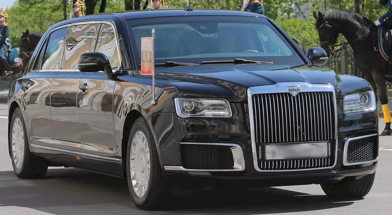 Aurus Senat L700, la limousine made in Russia donata da Putin a Kim: caratteristiche e le altre auto del leade