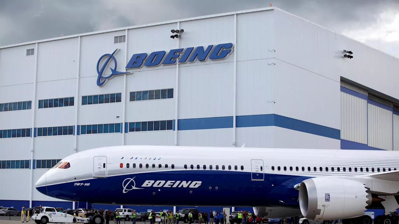 Boeing, crollano gli ordini: 900 elementi installati in modo errato sui Dreamliner da consegnare