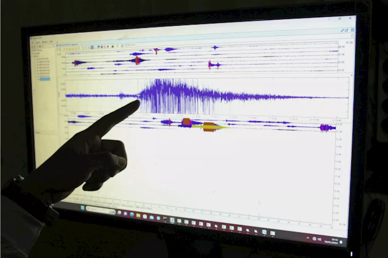 Gunung Semeru Erupsi dengan Tinggi Letusan Mencapai 600 Meter di Atas Puncak