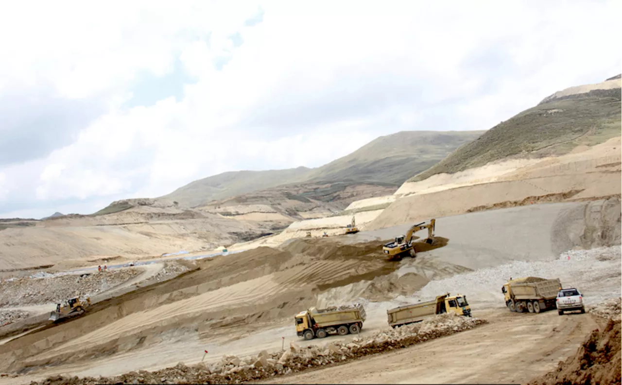 Along Peru’s mining corridor, Big Copper faces a snarl of trucks