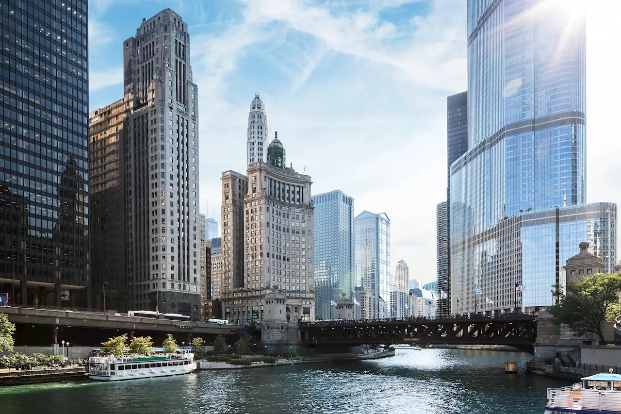 City officials debate addition of digital billboards to Chicago Riverwalk