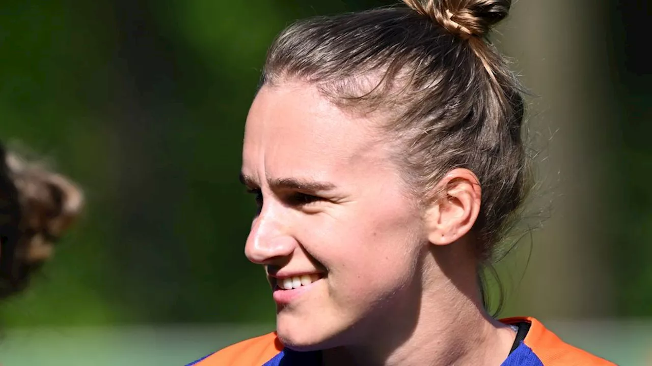 Miedema praat met meerdere clubs: 'Wil graag ergens opnieuw beginnen'