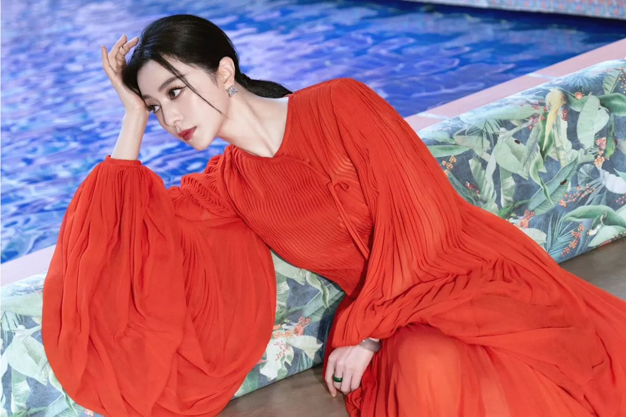 Striking dress worn by Fan Bingbing in Melaka is a Bernard Chandran design