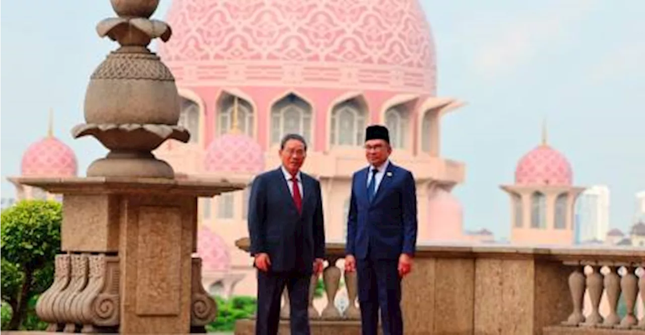 PM Anwar rai rakan sejawat Li Qiang dalam majlis makan tengah hari