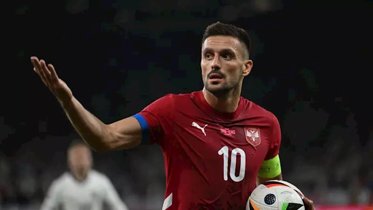 Dusan Tadic se disculpa con integrantes de Serbia por sus “imprudentes declaraciones”