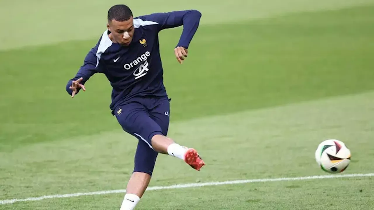 Kylian Mbappé entrena sin máscara de cara al Países Bajos vs. Francia