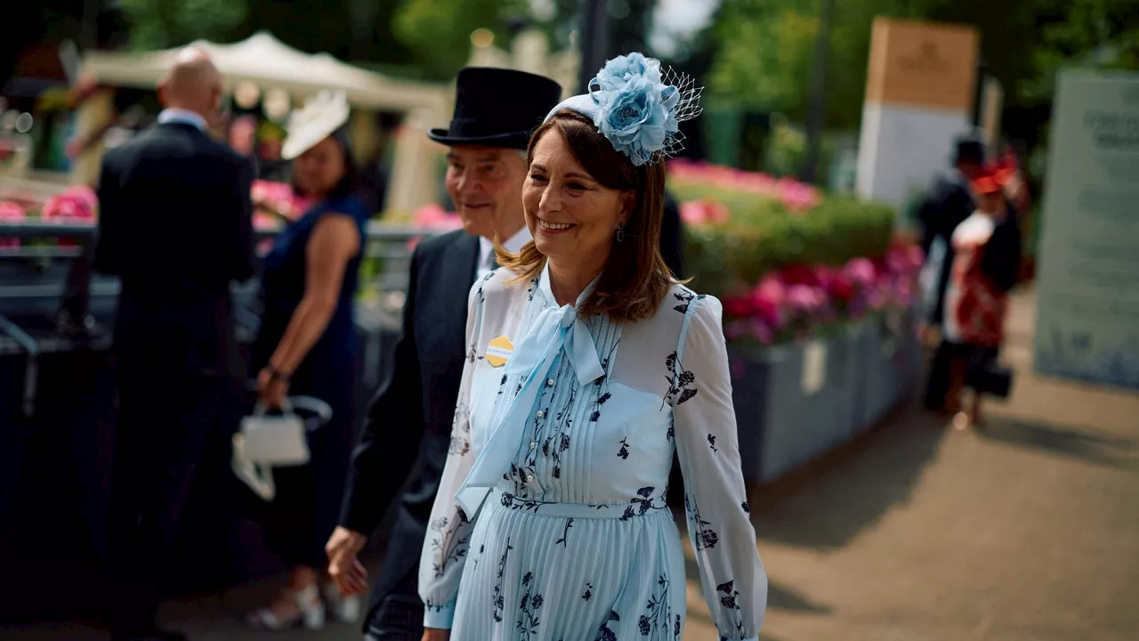 Los padres de Kate Middleton, Carole y Michael, reaparecen sonrientes en las carreras de Ascot