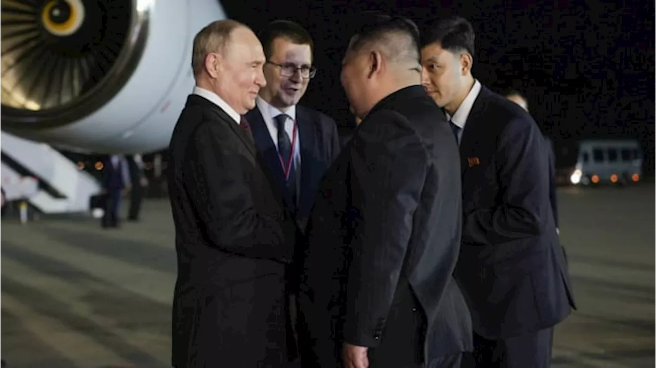 Pelukan Hangat Kim Jong Un ke Putin Setibanya di Pyongyang Korut