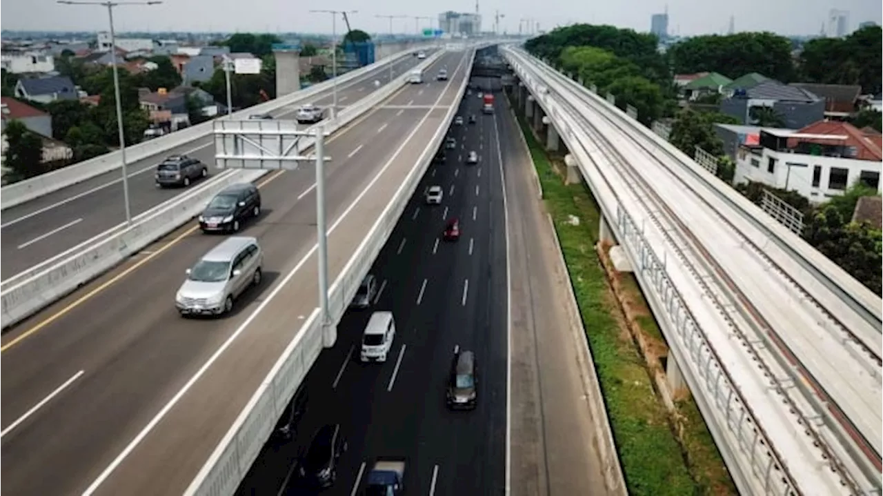 Pemotor Lawan Arah Tanpa Helm di Tol MBZ Diduga Stres