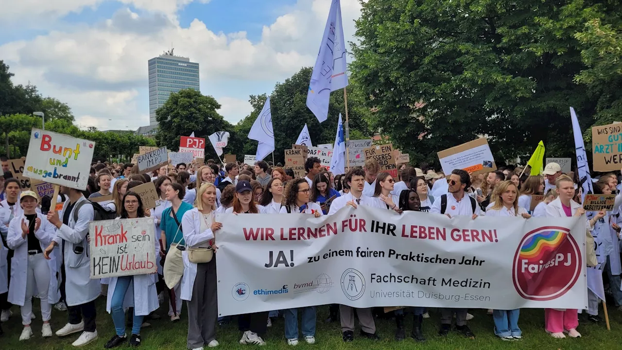 Medizinstudierende fordern bessere Bedingungen für Praktisches Jahr