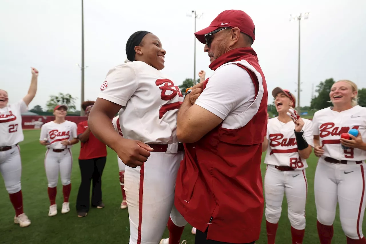 Patrick Murphy praises Alabama’s role players as WCWS run continues