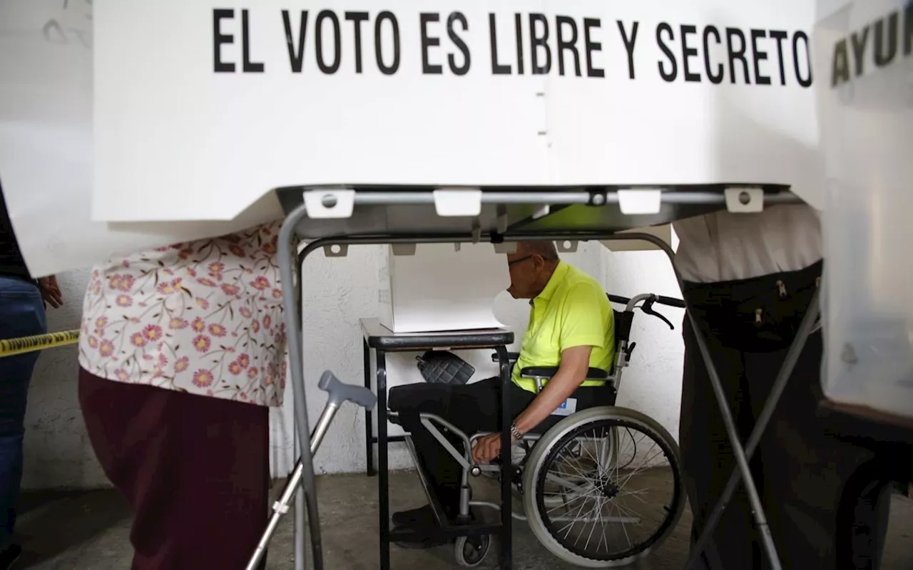 Hombre muere mientras estaba en la fila de votación en Guadalajara