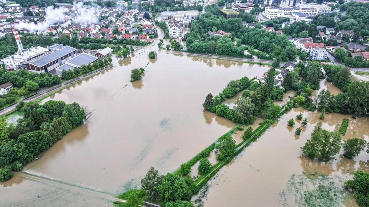 Feuerwehrmann stirbt in den Fluten