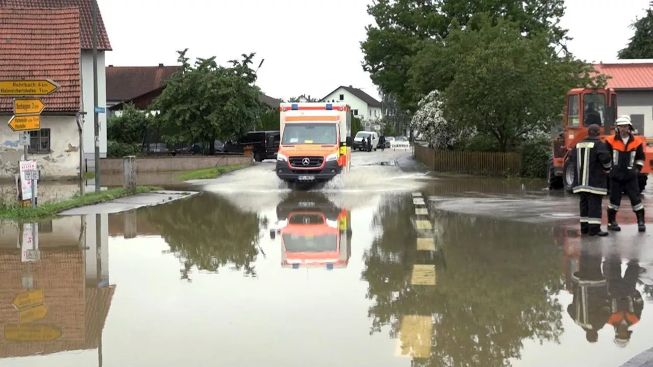 Glauber: Hochwasser-Vorbereitungen entlang der Donau laufen