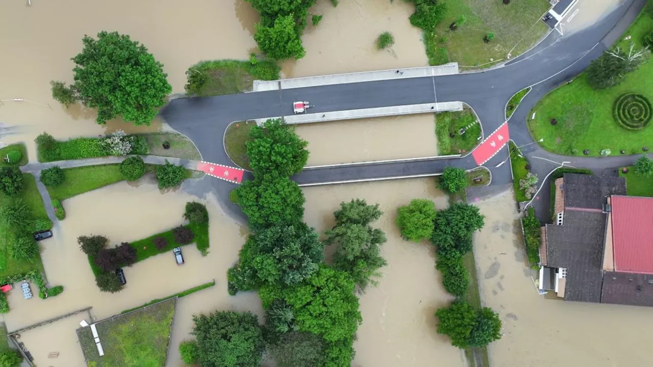 Teile von Meckenbeuren im Bodenseekreis unter Wasser