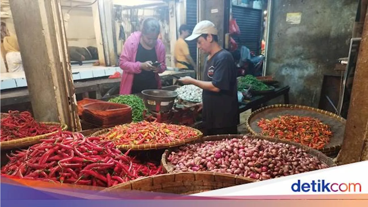 Daftar Terkini Harga di Pasar: Tomat Meroket-Cabai Mulai Jinak