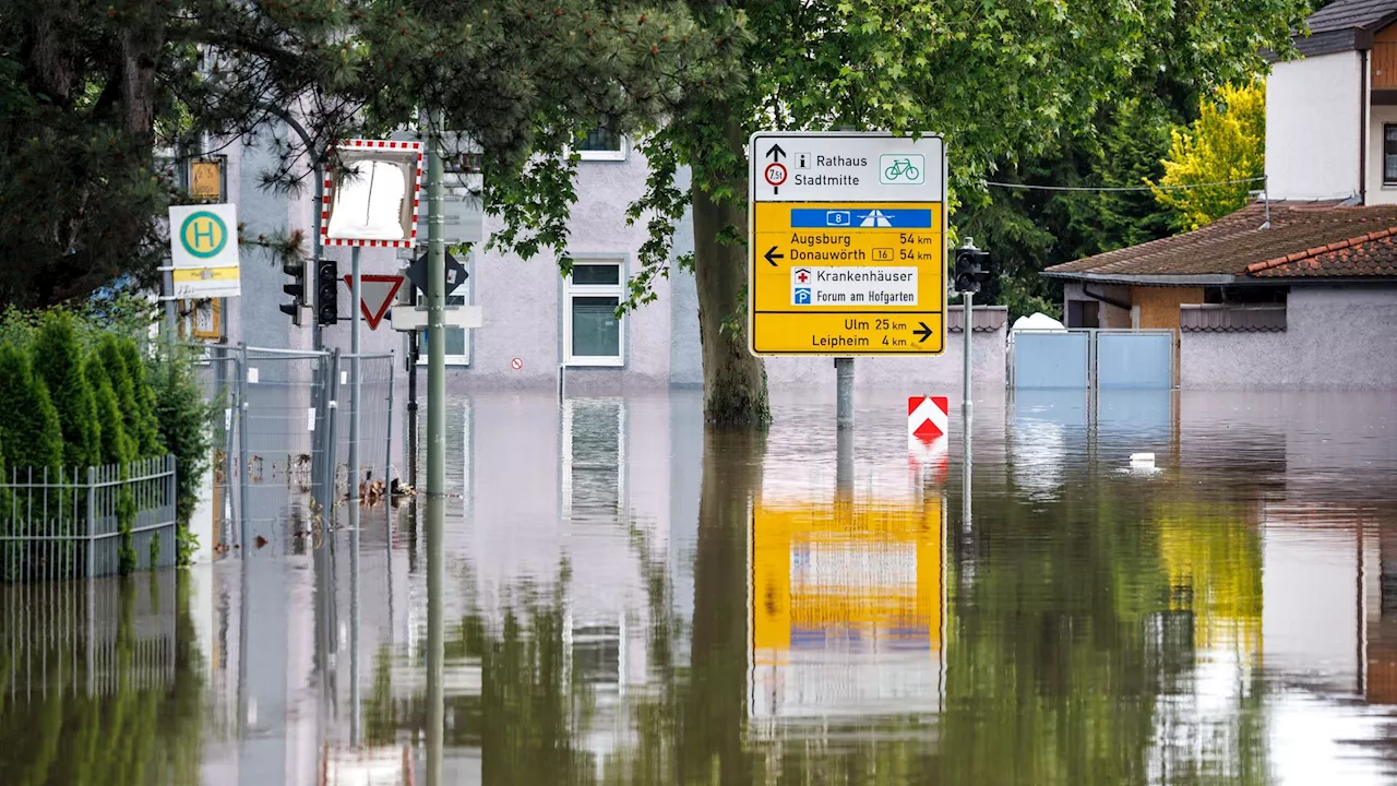 Mehrere Landkreise rufen Katastrophenfall aus - Situation in Günzburg spitzt sich zu