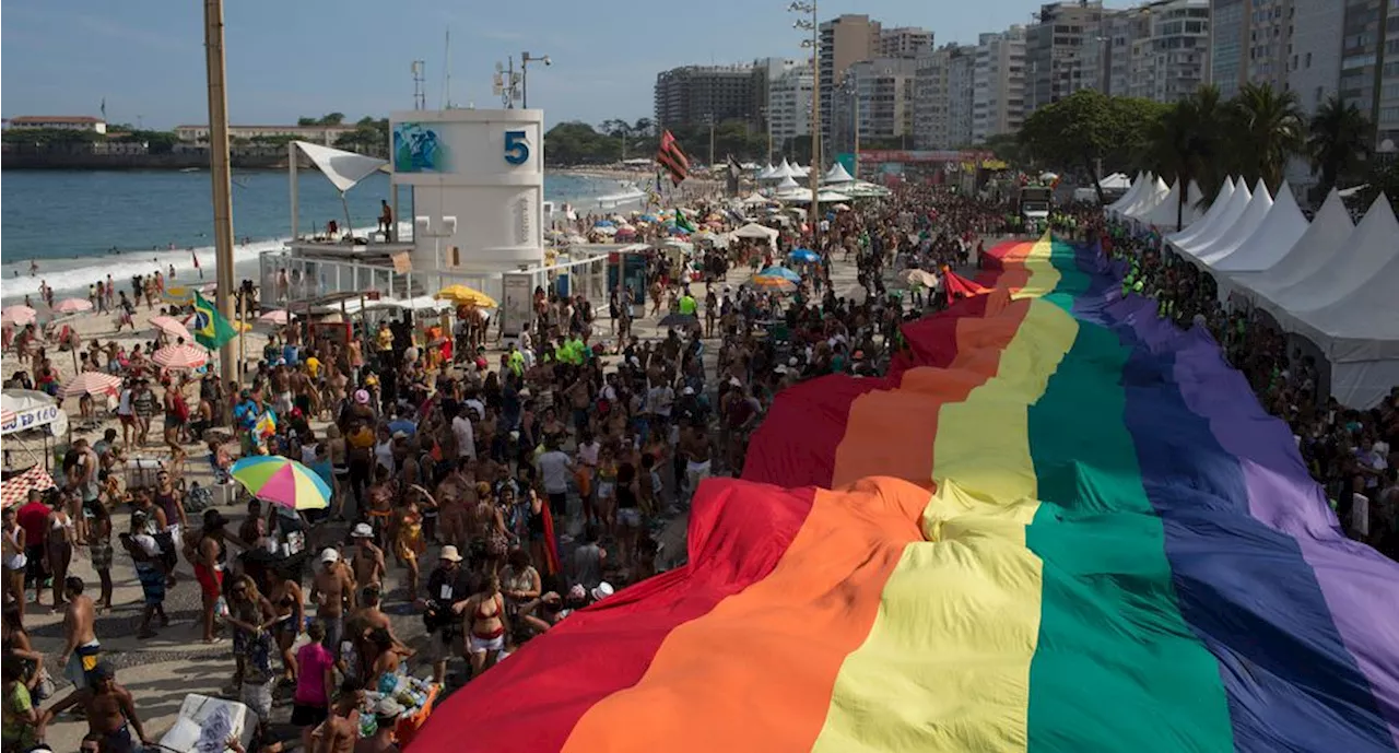 Cientos de miles toman las calles de Sao Paulo, en la marcha del orgullo LGBTQ+