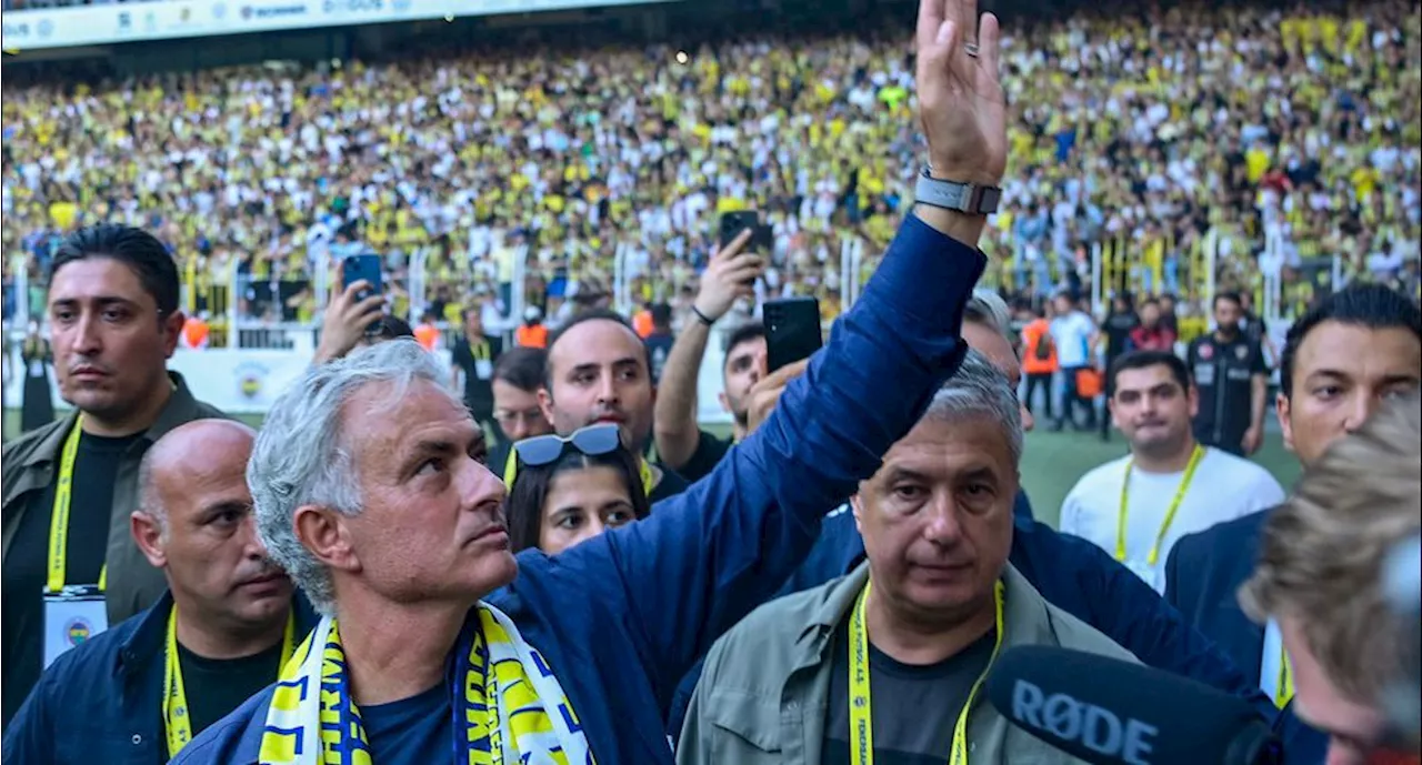 José Mourinho: Así fue su emotiva presentación como nuevo DT del Fenerbahçe