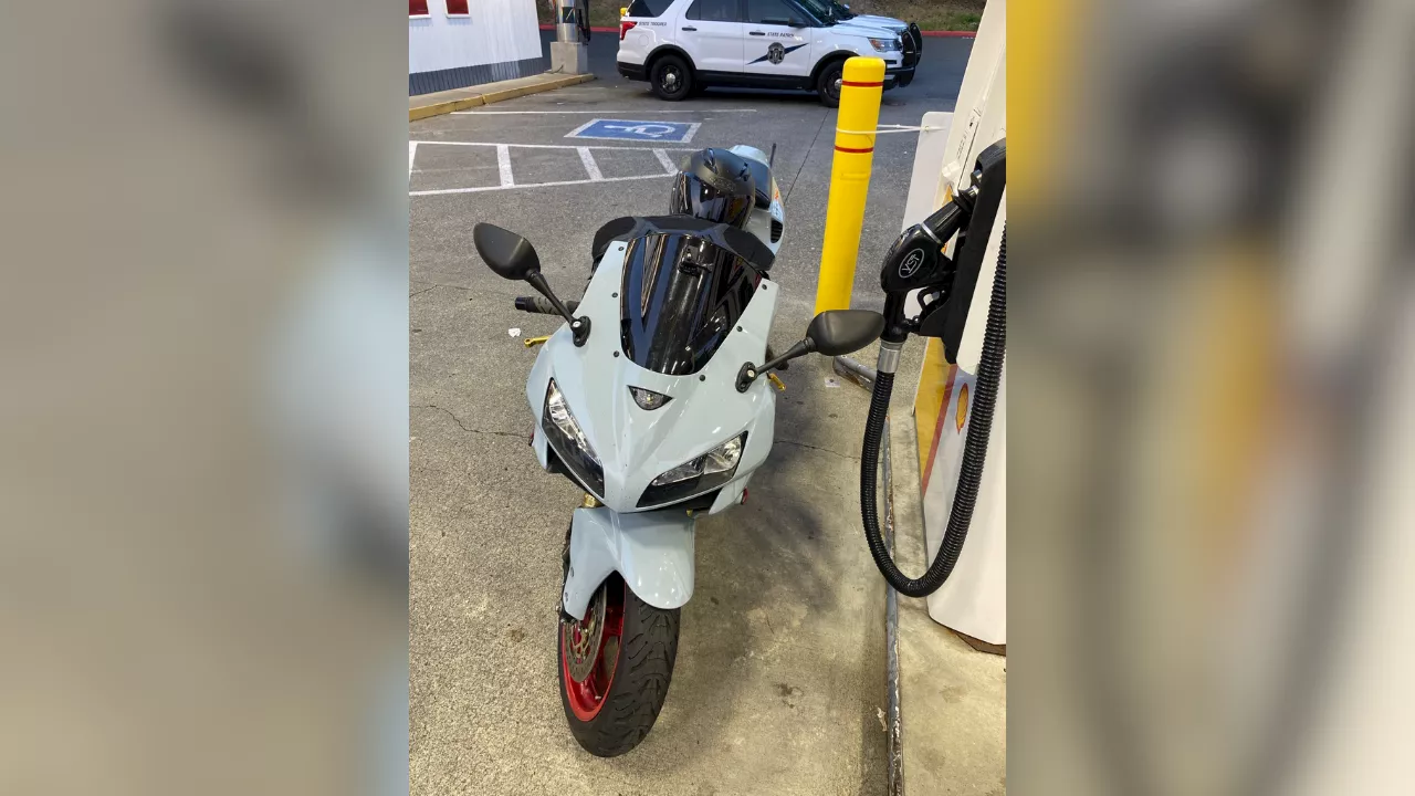 WA motorcyclist accused of going 141 mph arrested after stopping for gas