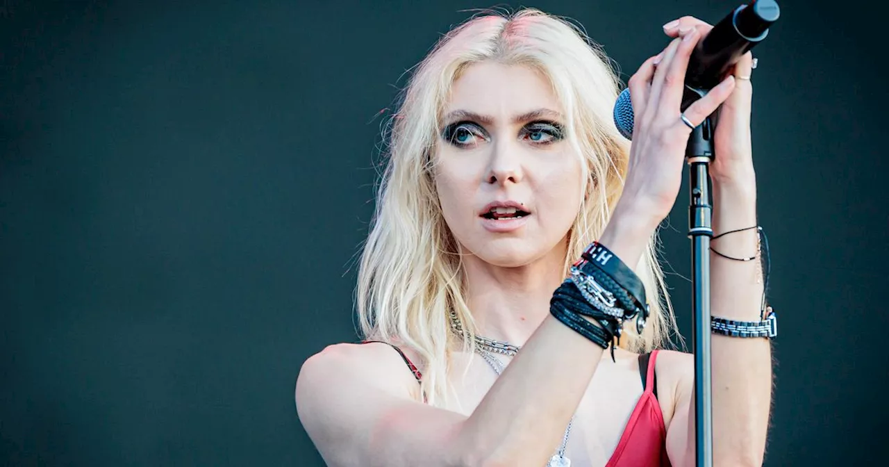 ‘Gossip Girl’ Alum Taylor Momsen Bit By A Bat While Opening For AC/DC In Spain