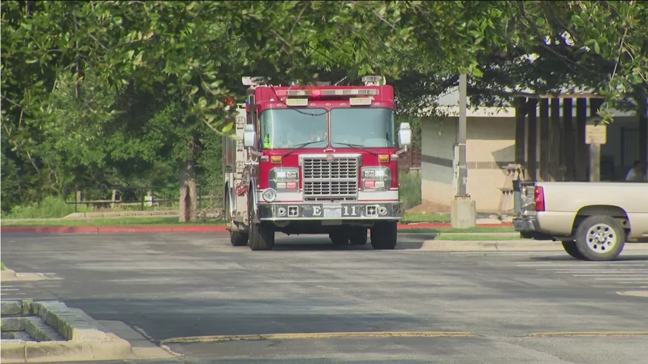 Teen dies in apparent drowning at lake in Cedar Park