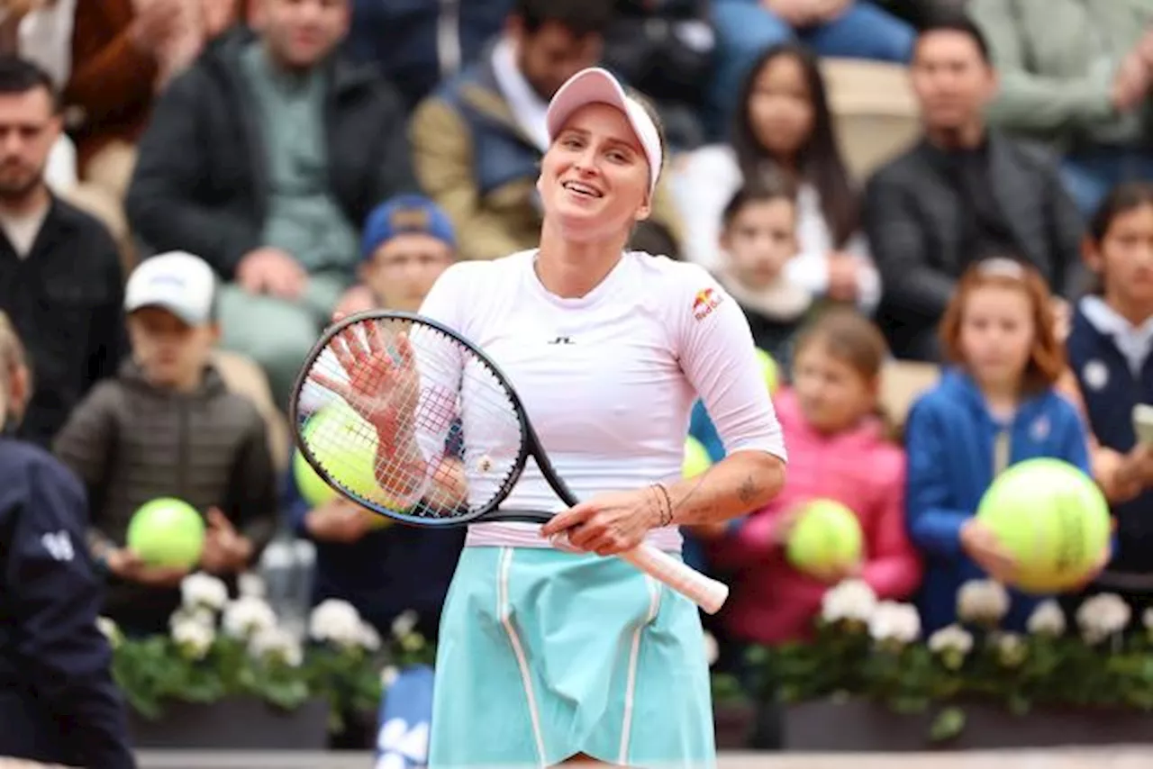 Marketa Vondrousova domine Olga Danilovic et rallie les quarts de finale à Roland-Garros