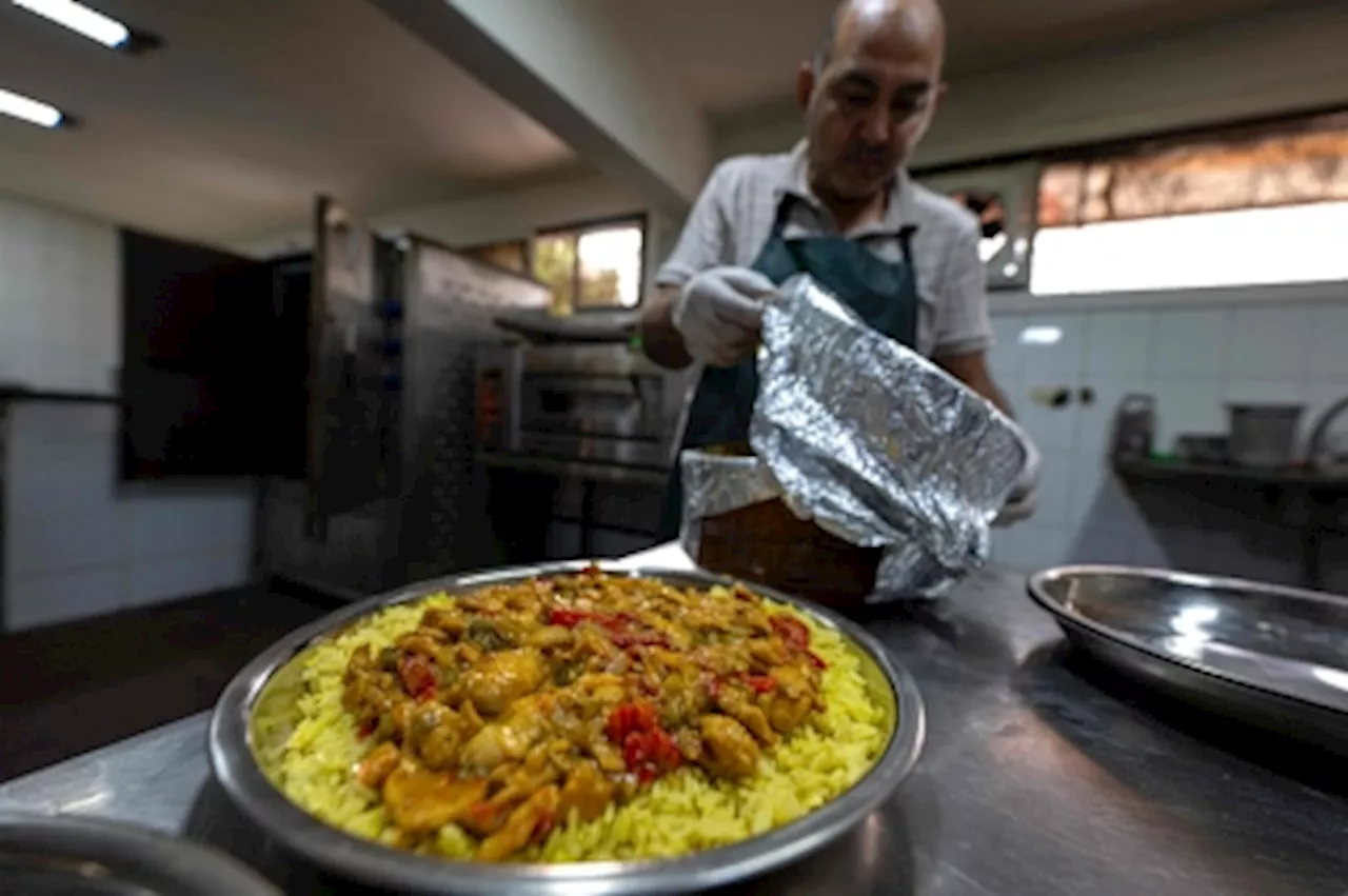 Egypt’s Sudanese refugees using rich cuisine to build new lives