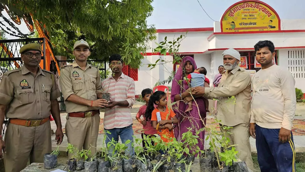 भीषण गर्मी में महाराजगंज के इस ग्रीन बूथ पर बंटे 1500 से ज्यादा पौधे, वोटर्स को दिया पर्यावरण संरक्षण का संदेश